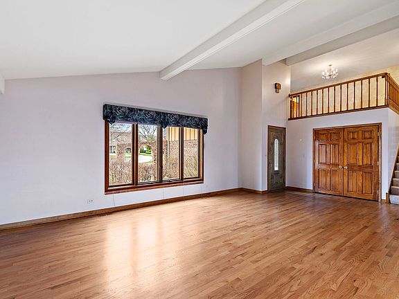 3rd image of 1133 N Thatcher Ln