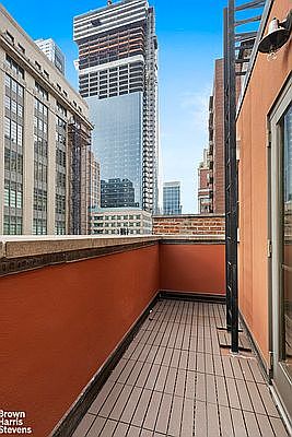 4th image of 334 9th Ave APT 4F