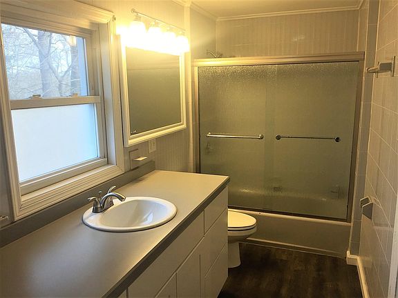 Large full bath