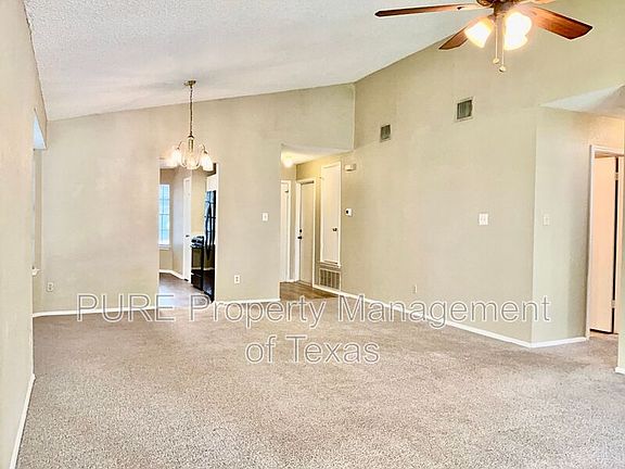 5th image of 2105 Balsam Way