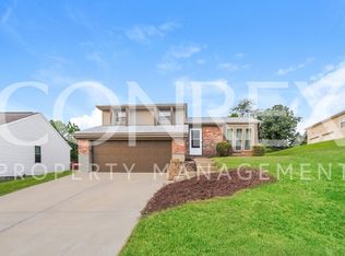 2 Willowood Ln, Walton, KY 41094