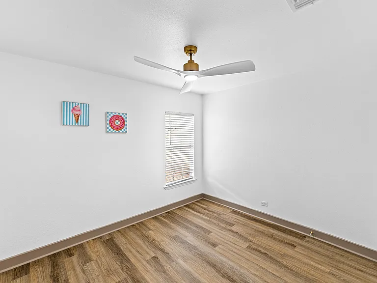 250 Koehler Ct — Photo 23