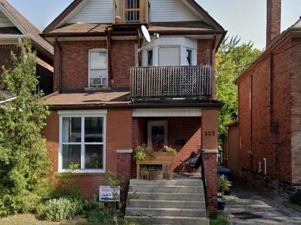 223 Fairview Ave #Basement, Toronto, ON M6P 3A6