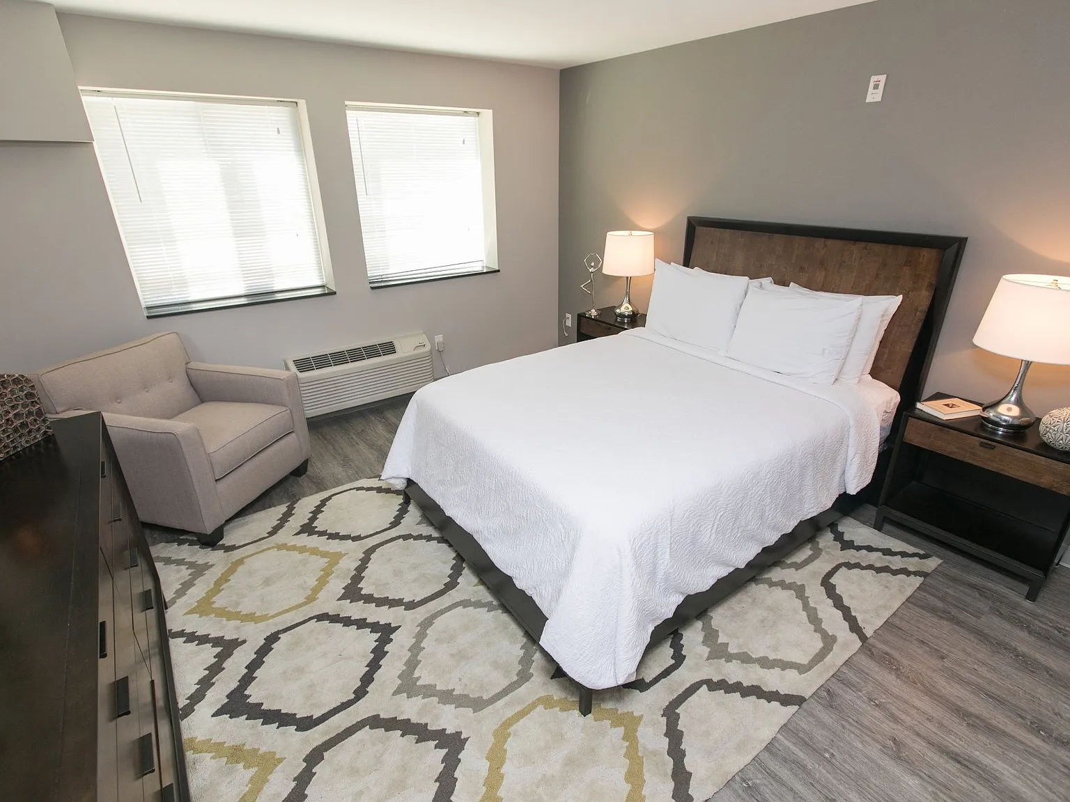 The 501 Apartments — Photo 3