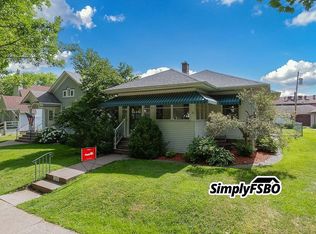 2715 Scott St, Davenport, IA 52803