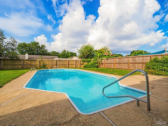 3rd image of 3585 Riddick Dr