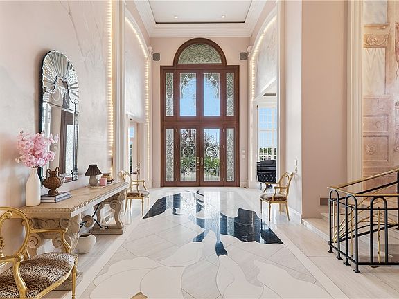 4th image of 6200 Crown Pl