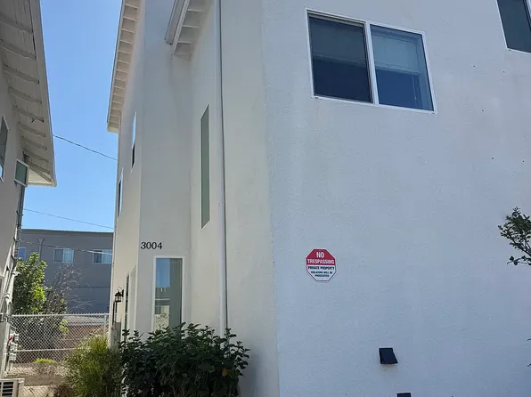 3004 Shrine Pl S, Los Angeles, CA 90007