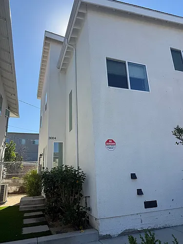 3004 Shrine Pl S Photo 1