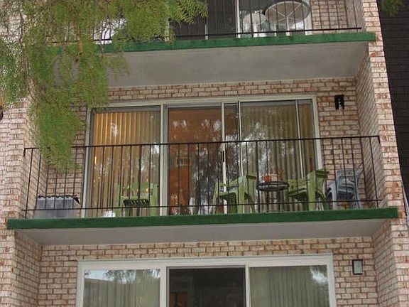 2nd image of 5621 W 104th St APT 2A