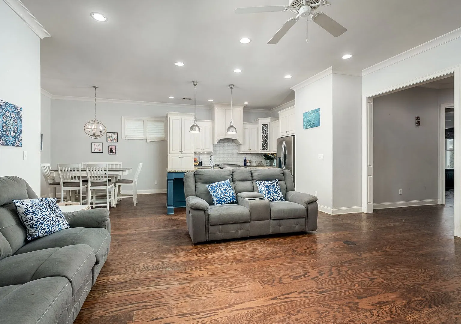 4 bedroom home located in The Townes of North River — Photo 4