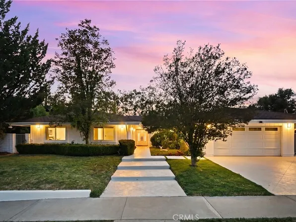 22615 Dardenne St, Calabasas, CA 91302