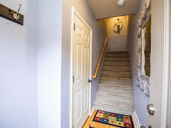 3rd image of 2831 W Redstone Dr