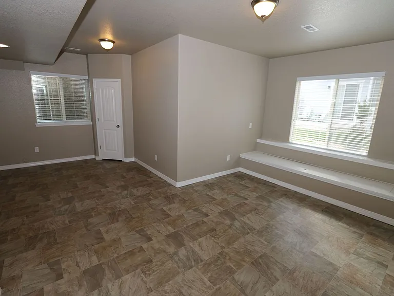 5651 Majestic Dr — Photo 13