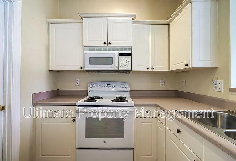 321 S Kerr Ave #102 — Photo 6