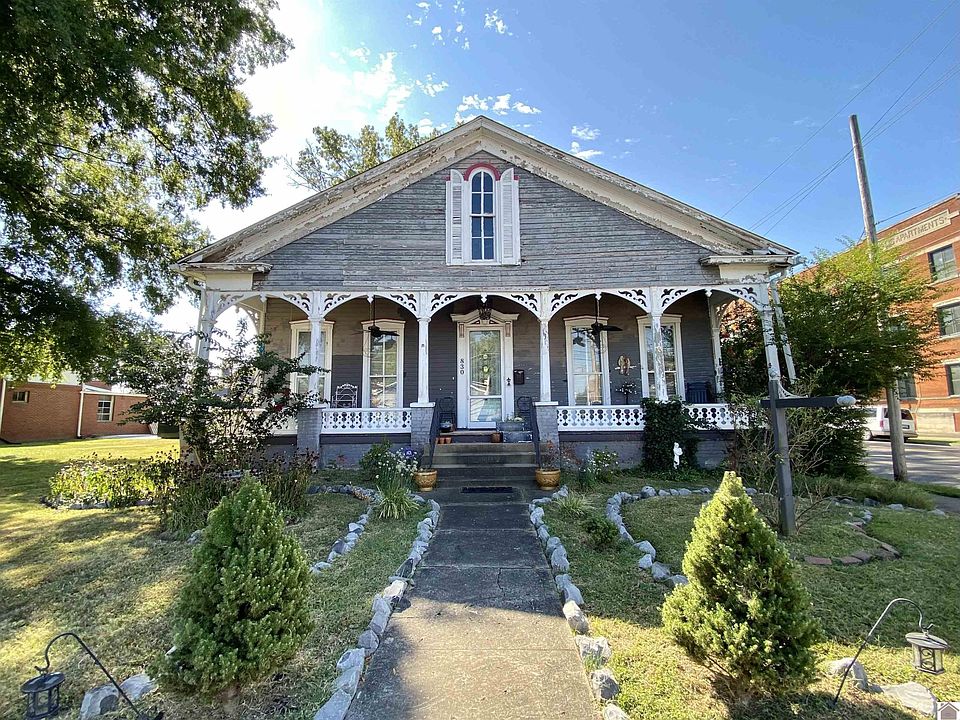 1st image of 830 Jefferson St