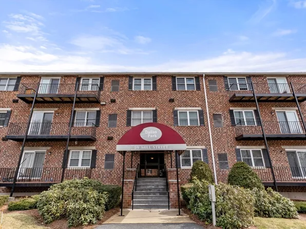 59 Mill St APT 308, Dracut, MA 01826