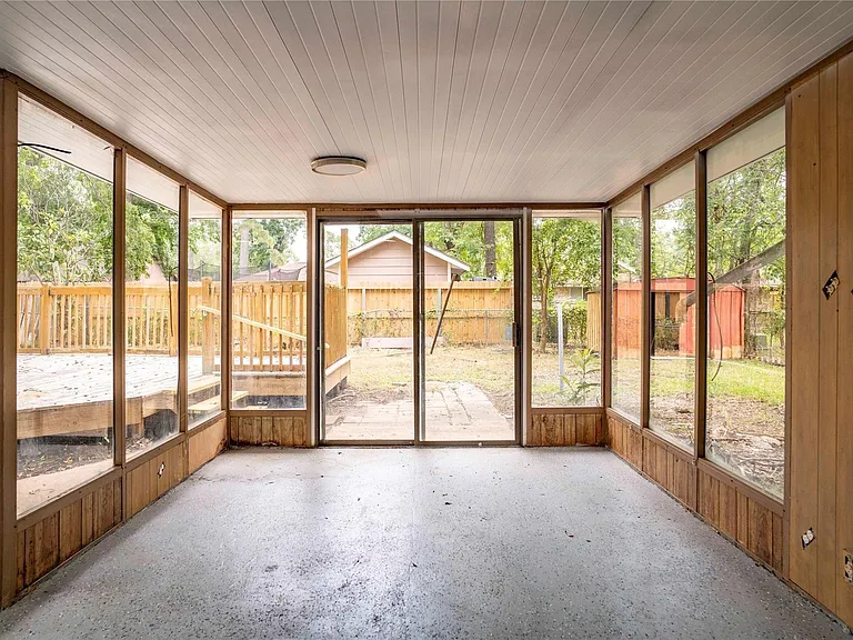 9214 Woodland Oaks Dr — Photo 25