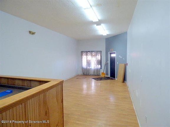 5th image of 211 Lackawanna Ave