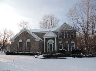 19511 Elm Dr, Strongsville, OH