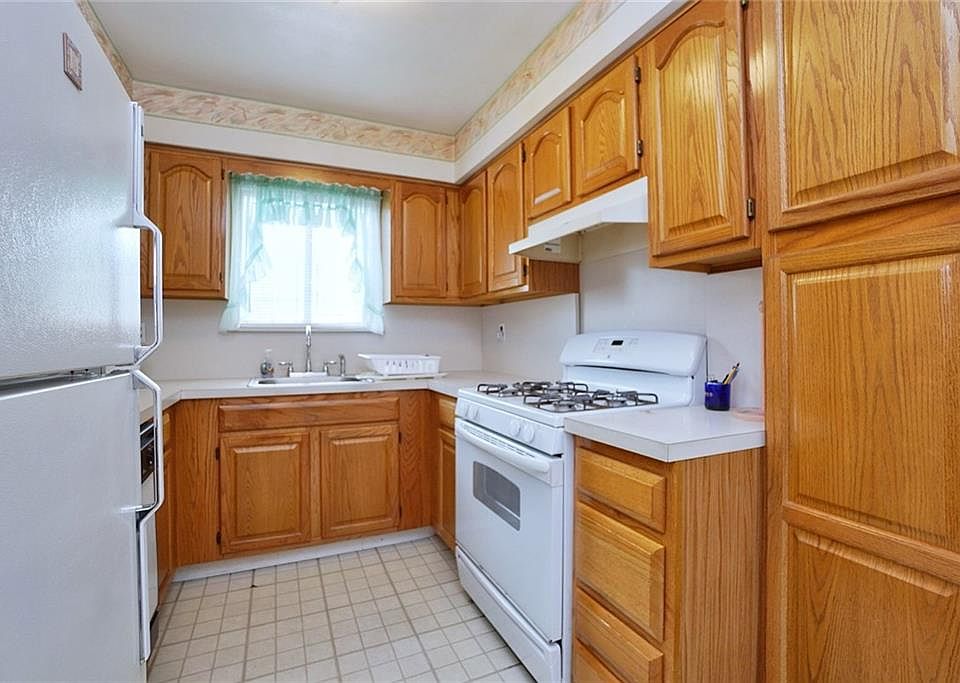 164 Corona Ave Staten Island NY Zillow