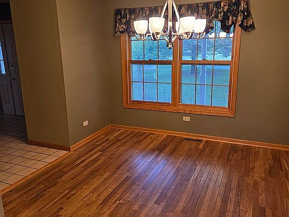5th image of 9415 Mansion Heights Dr