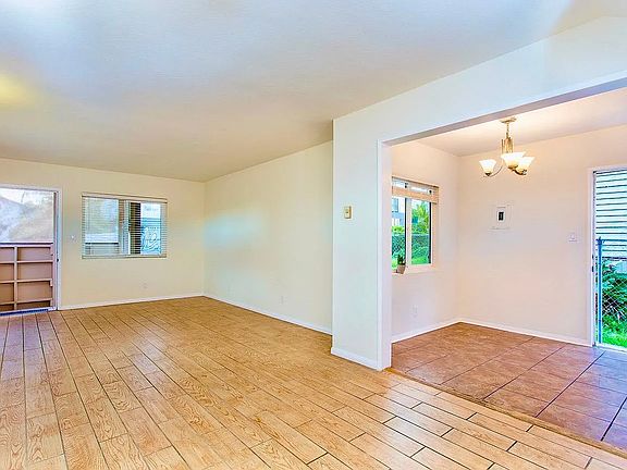 3rd image of 324 N La Fayette Park Pl