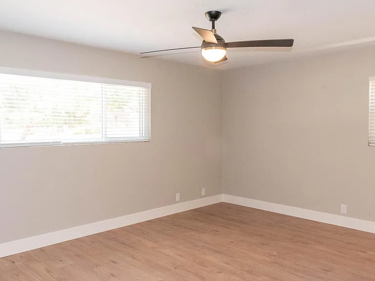 2601 Goddard Dr — Photo 10
