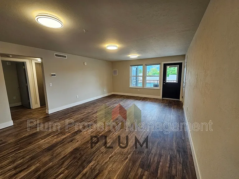 425 Michigan Ave #207 — Photo 5