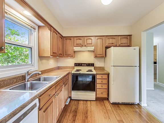 4th image of 887 Garfield Ave APT B