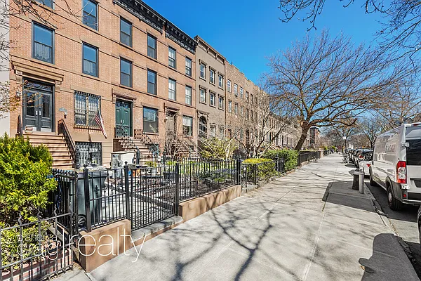 Rented by D'Andrea Craig Realty | media 8