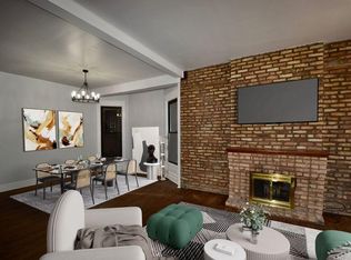 2942 N Halsted St #1, Chicago, IL 60657