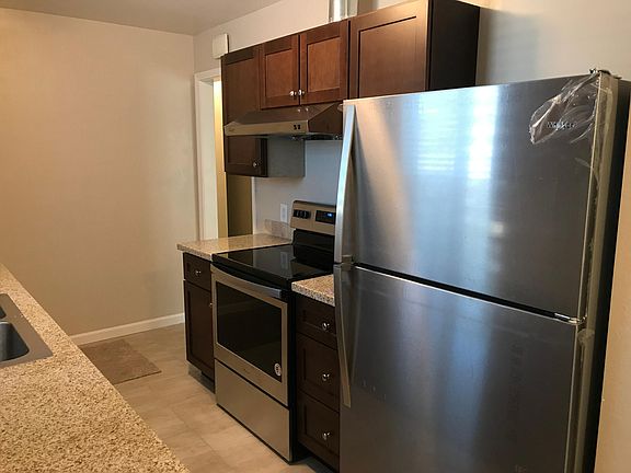 4th image of 2161 Francis Ave