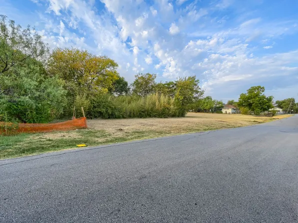 5218 Fitchburg St, Dallas, TX 75212