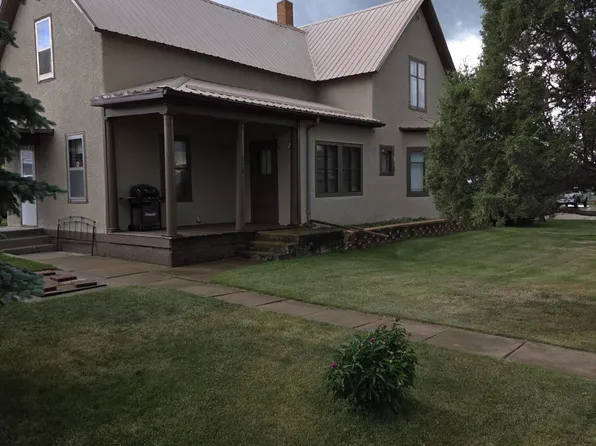 110 W Elm Ave, Glen Ullin, ND 58631