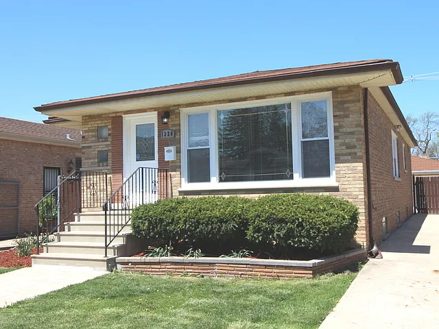 1320 W 97th St photo 1
