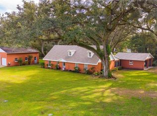 8614 Wire Rd, Zephyrhills, FL 33540