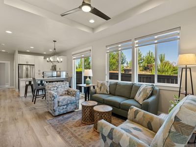 3859 NE Oakside Loop, Bend, OR, 97701