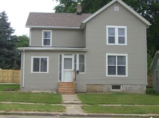 707 S Walnut Ave, Freeport, IL 61032