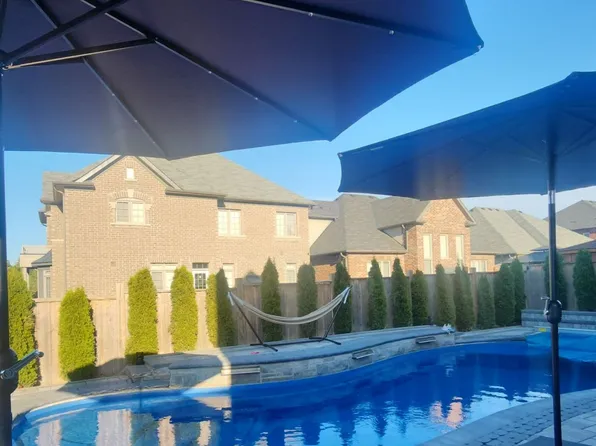 27 Barchard St, Clarington, ON L1B 0K8