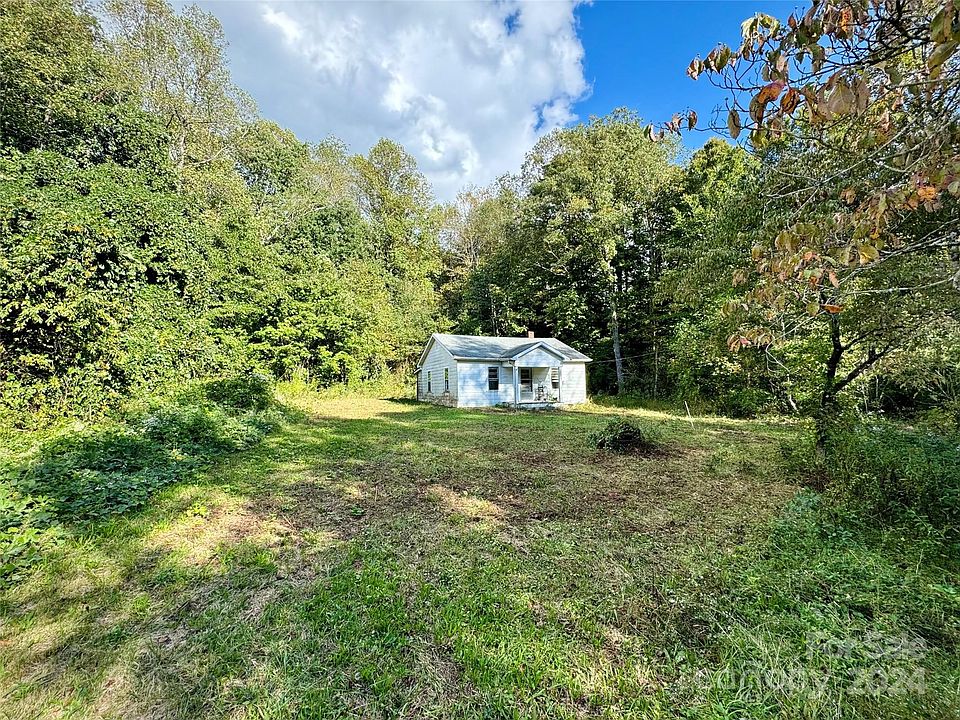 2nd image of 511 Charles Pl