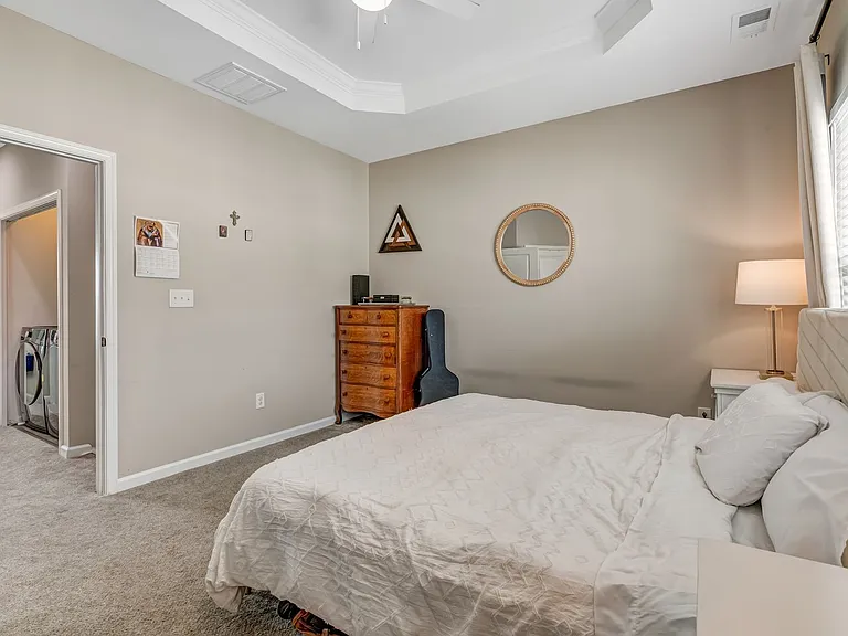 358 Spring Hill Pl — Photo 3