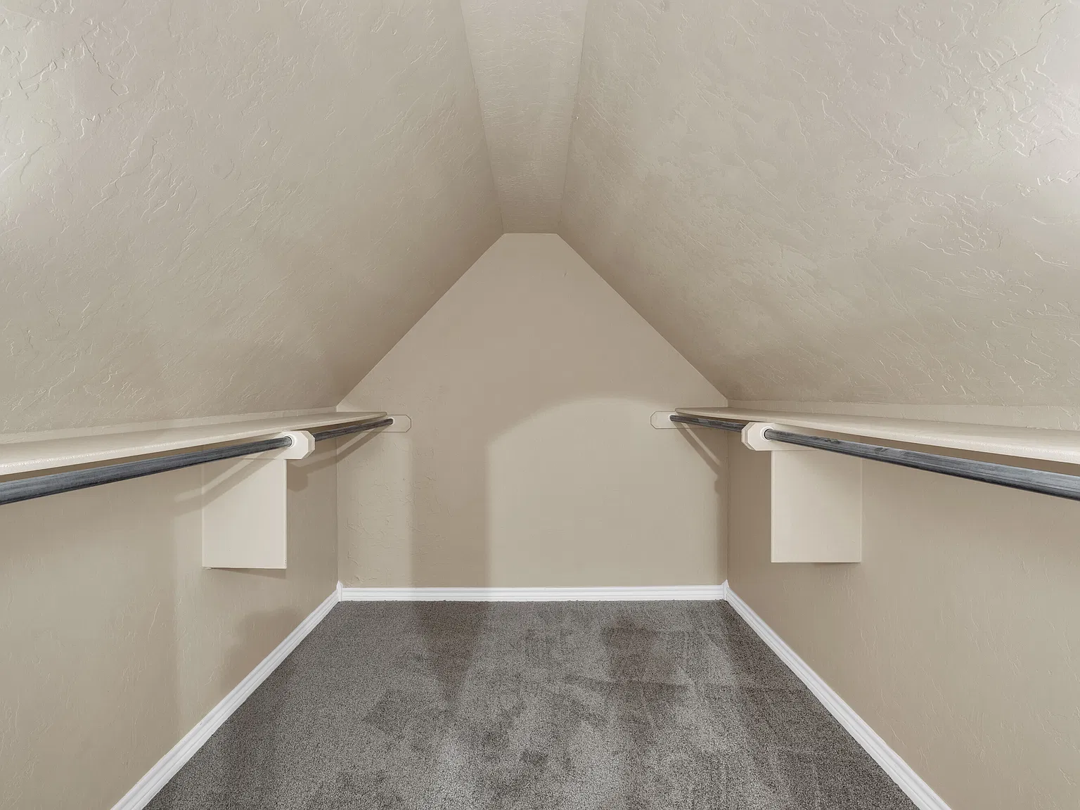 3 bed, 1400 sqft, $1,750 — Photo 4