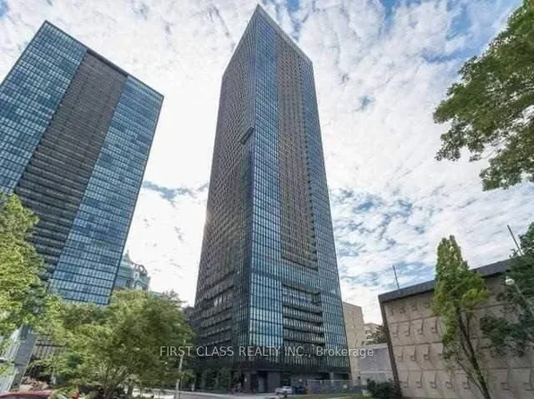 101 Charles St E, Toronto, ON