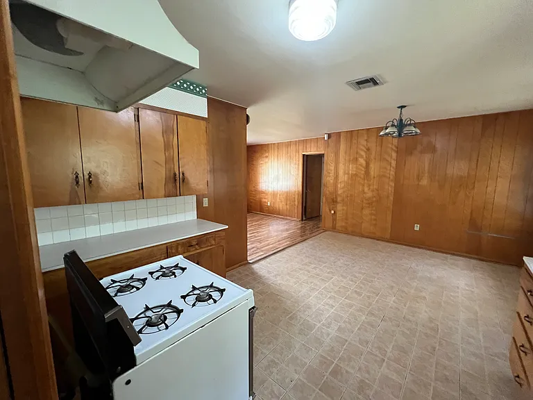 712 N Penelope St — Photo 1