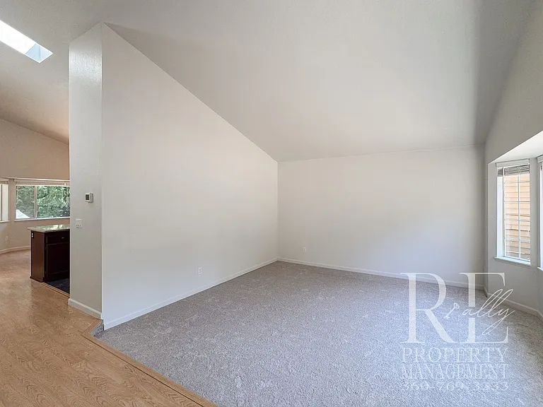 4618 NW Bernard St — Photo 6