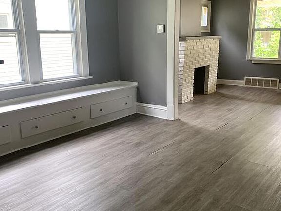 5th image of 15331 Glencoe Ave #1