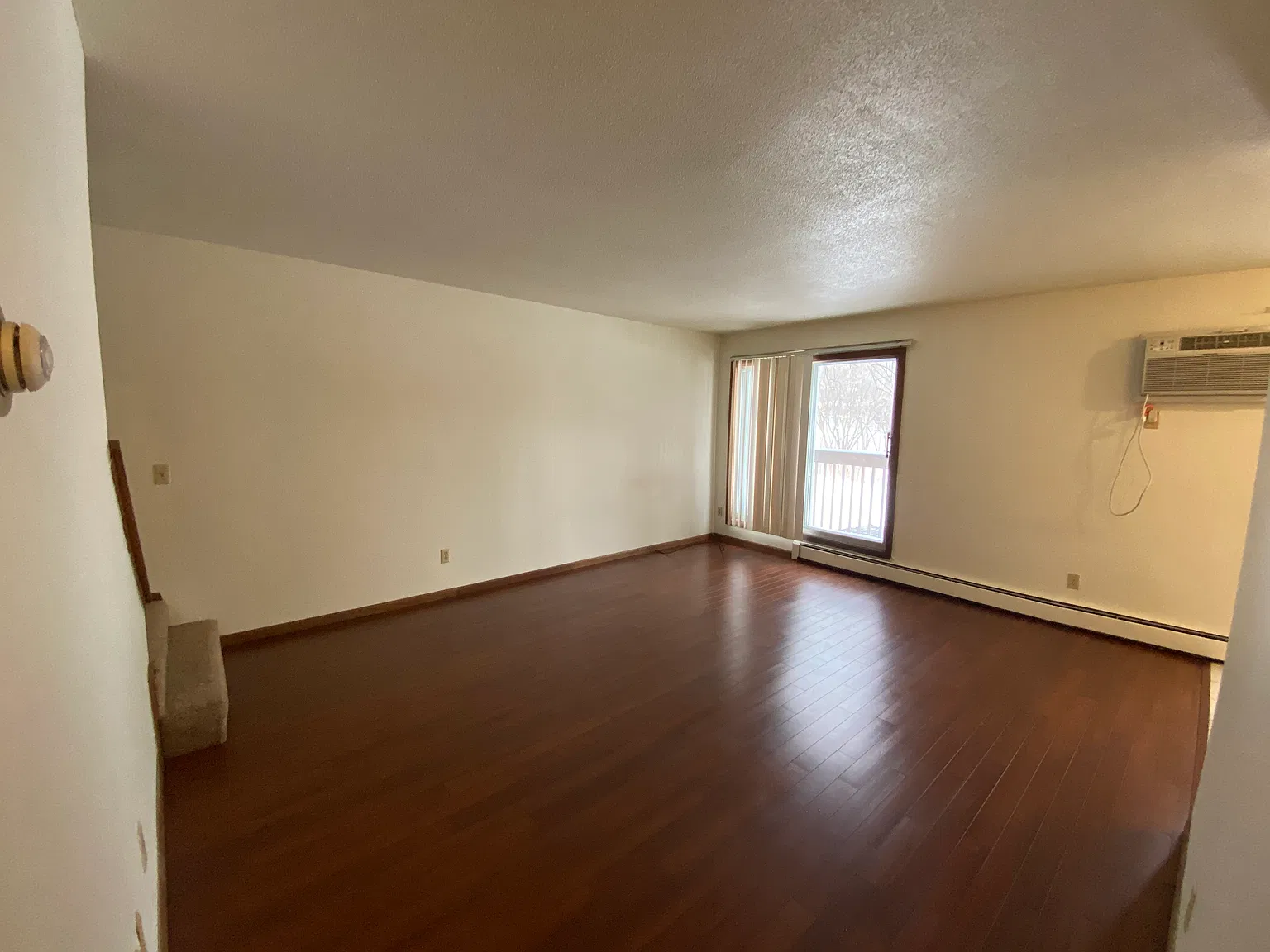 2 bed, 1.5 bath, 1200 sqft, $1,450 — Photo 3
