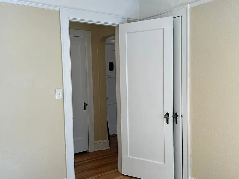 Flanders Apartments — Photo 55