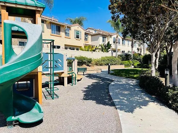 4012 Backshore Ct #1 — Photo 42